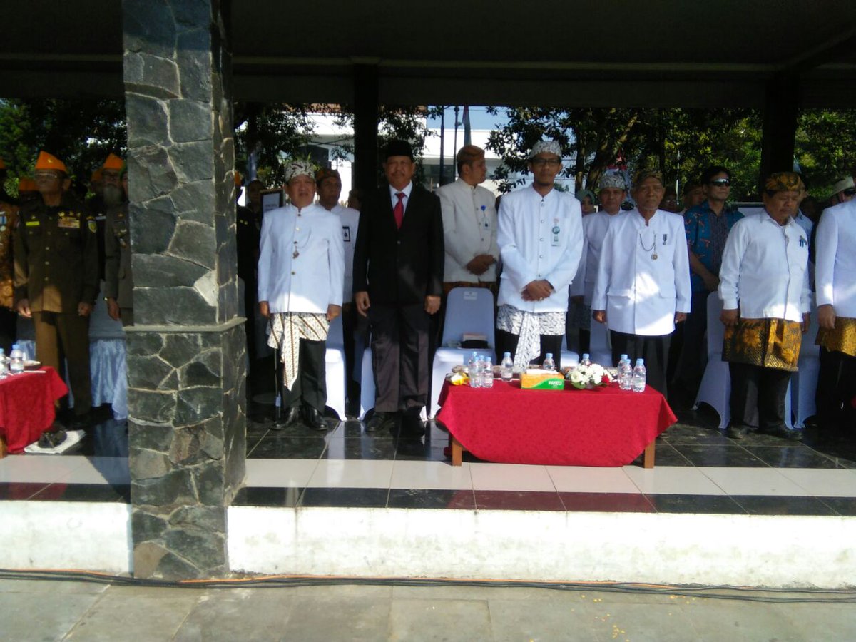 Menghadiri acara Dirgahayu SUBANG KE 70.
Bersama pak Budi setiadi di alun-alun subang
#SUBANGANYARBUPATIANYAR