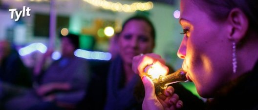 Oregonian's tweet photo. Should we allow marijuana use in public? #AllowPublicPot or #KeepPotPrivate
https://t.co/uyjiTXr6nd https://t.co/jx2OT5gEZn