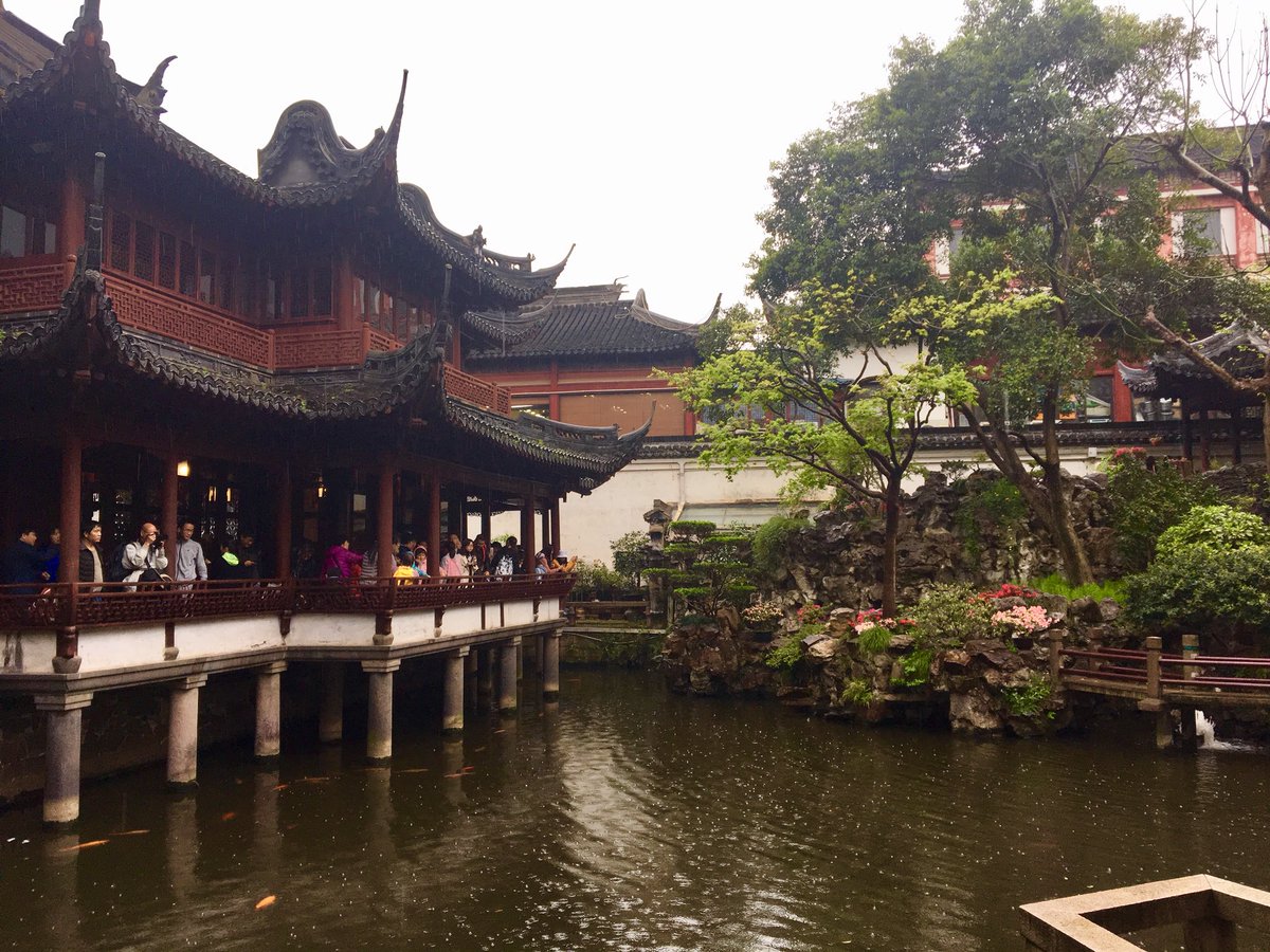 SJPLearning's tweet photo. Visiting the Yu Gardens in Shanghai @SJPHeadTeacher https://t.co/UJb6csjcKy