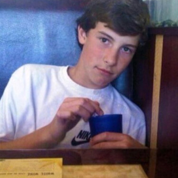 umusic's tweet photo. #TBT when the #glowup is REAL 😍 @ShawnMendes  #mendesarmy https://t.co/c28IGLO0VT