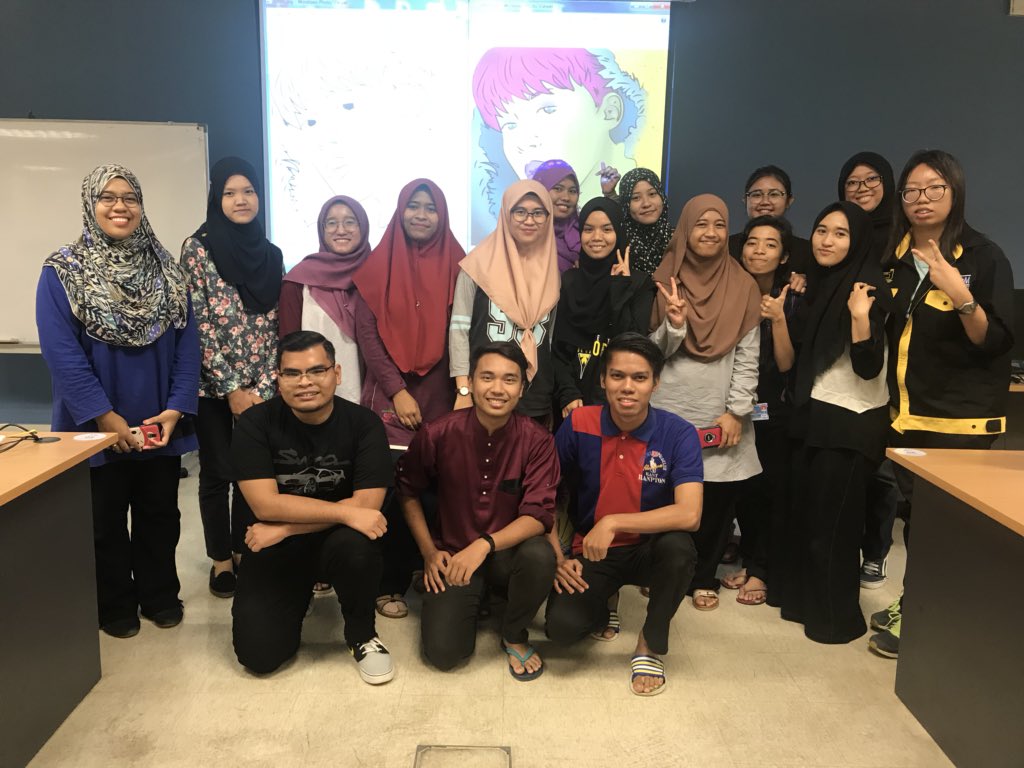 IMC_FTMK's tweet photo. Mini workshop vectorize muka untuk tenaga pengajar sebelum tibanya Karnival FTMK #unlimitedimagination #kelab_imc_ftmk #criticalminds #UnleashTheIdeas #MediaArtsAndDesign #InteractiveMediaClub https://t.co/amHr1UVMo1
