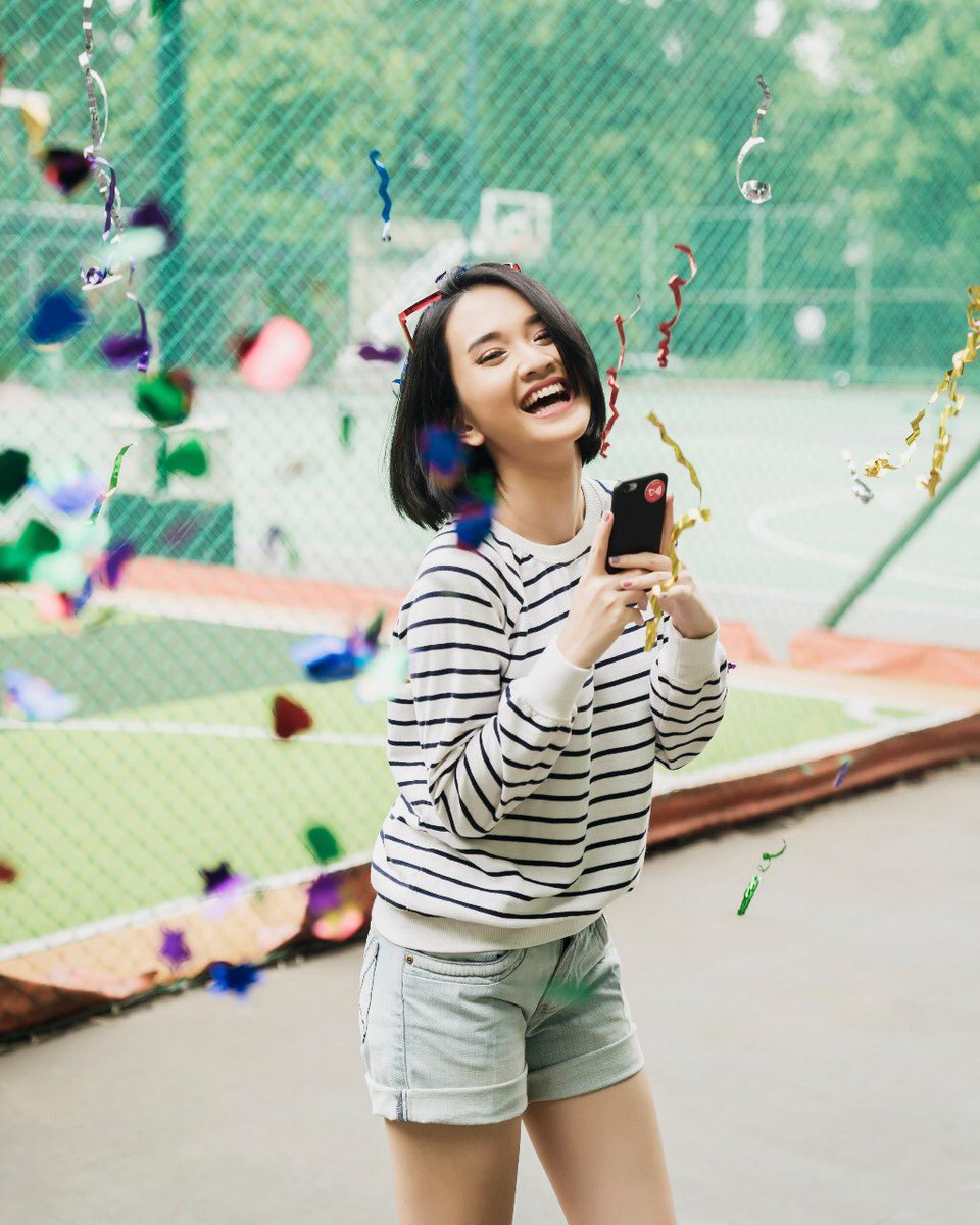 linkaja's tweet photo. TGIF, Buddies! Sharing yuk sama TCASH, fitur apa yang bisa bikin kalian bahagia kaya gini? Jangan lupa comment di kolom komentar ya, 3 comment yang paling menarik akan dapetin saldo TCASH 100rb🎉🎉🎉 https://t.co/6UdWLymtx0