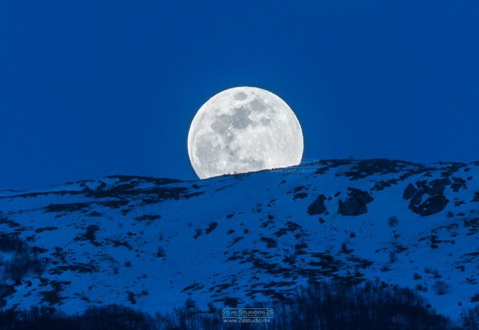 zzz76995219's tweet photo. Blue Moon in #Macedonia 🇲🇰🇲🇰 #Travel https://t.co/pOaWsrIbI4