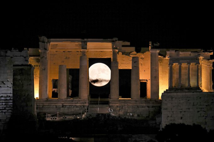 zzz76995219's tweet photo. Blue Moon in #Macedonia 🇲🇰🇲🇰 #Travel https://t.co/pOaWsrIbI4