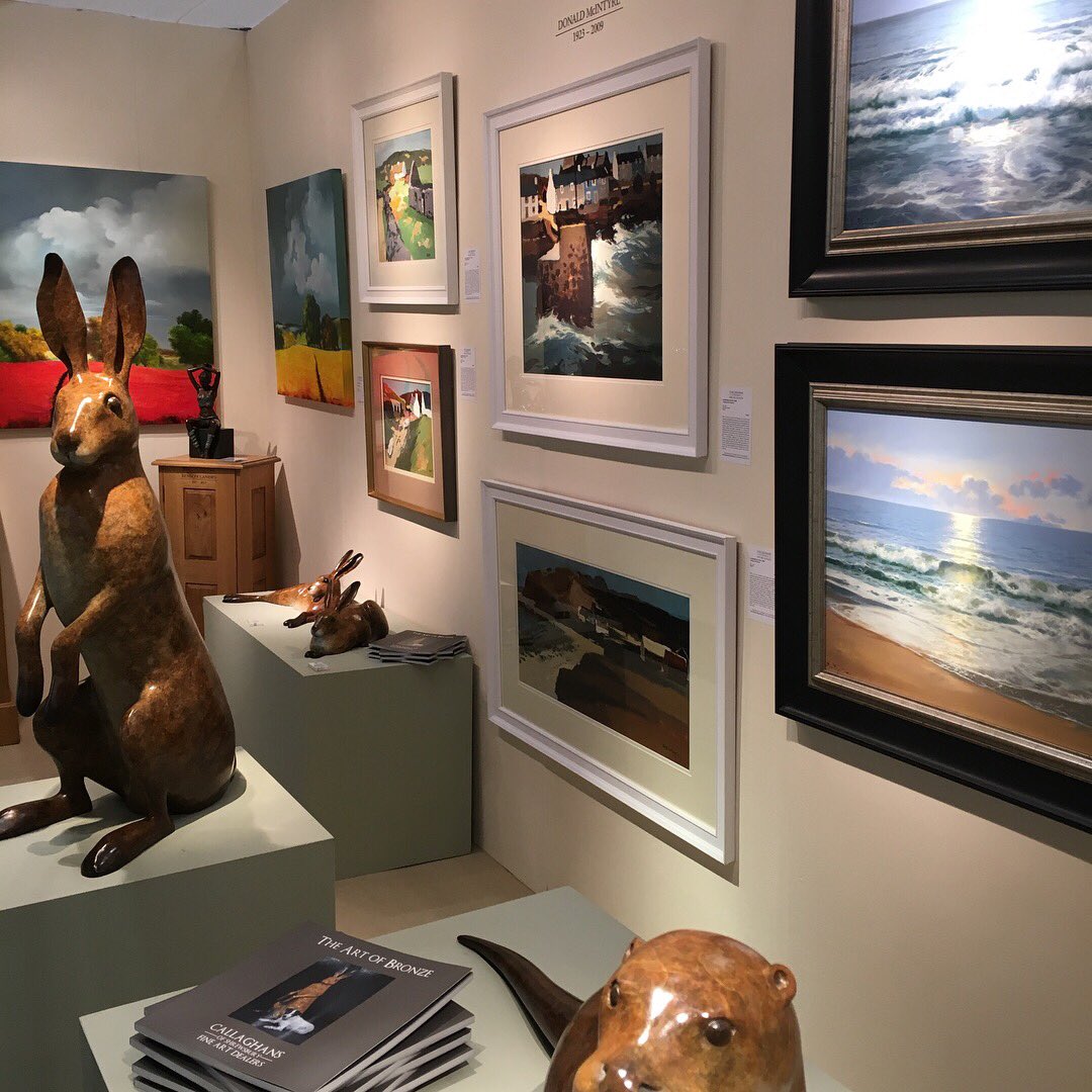 CallaghansArt's tweet photo. What a great opening to the @Antiques4Every1 at the NEC yesterday ✌🏻 Some lovely new clients made and here’s hoping today is even better 🌟 #artfair #fineart #teamcallaghan https://t.co/78GYb36oam