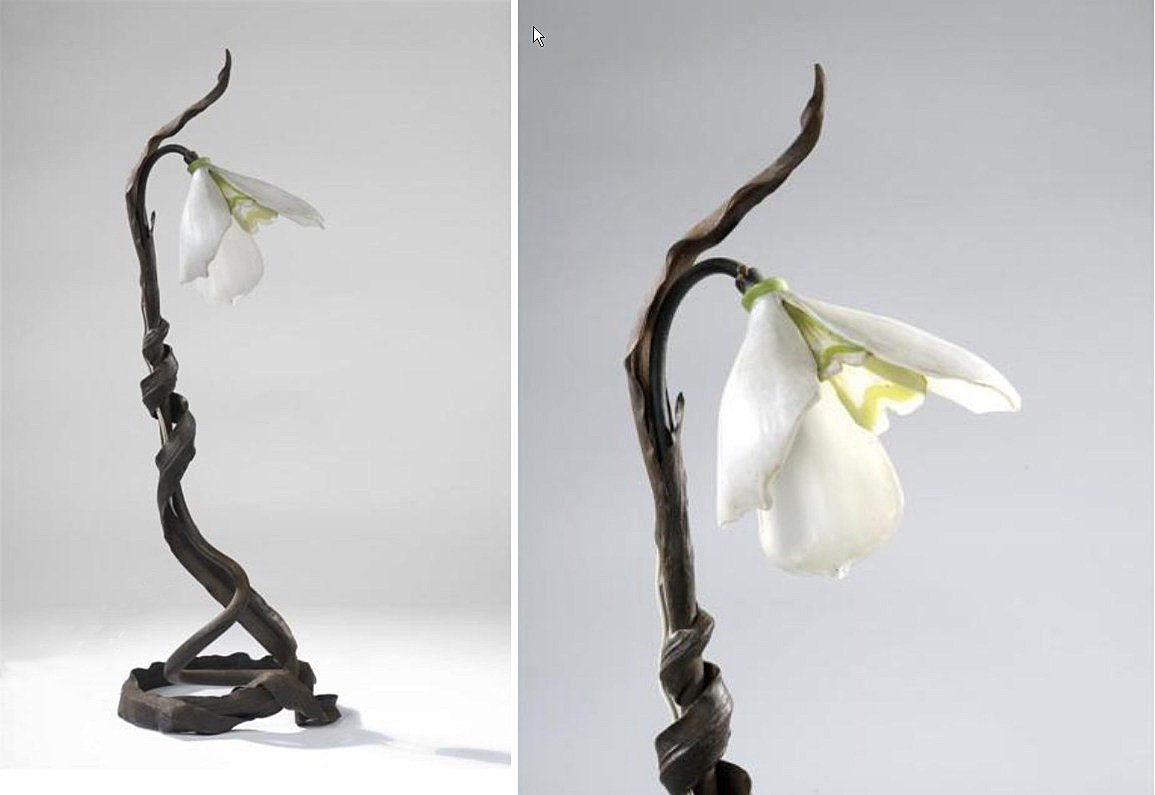 MuseeOrsay's tweet photo. Nouvelle #acquisition : préemption par le musée d'Orsay hier chez @Drouot d'une lampe "Perce-neige", créée par Émile Gallé en 1903. Il s'agit de la première lampe de ce maître de l'#ArtNouveau à faire son entrée dans les collections d'arts décoratifs du musée https://t.co/7gwvNEmrwL