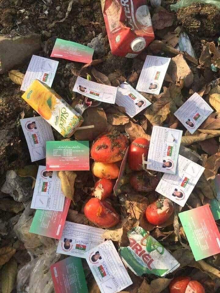 RabNBaloch's tweet photo. نیازی آیا تھا سندھ فتح کرنے
سندھ نے نہ صرف نیازی کو مسترد کیا بلکہ
تبدیلی کو گٹر کے حوالے کردیا
#SindhRejectsNiazi https://t.co/xEwYZqvjng