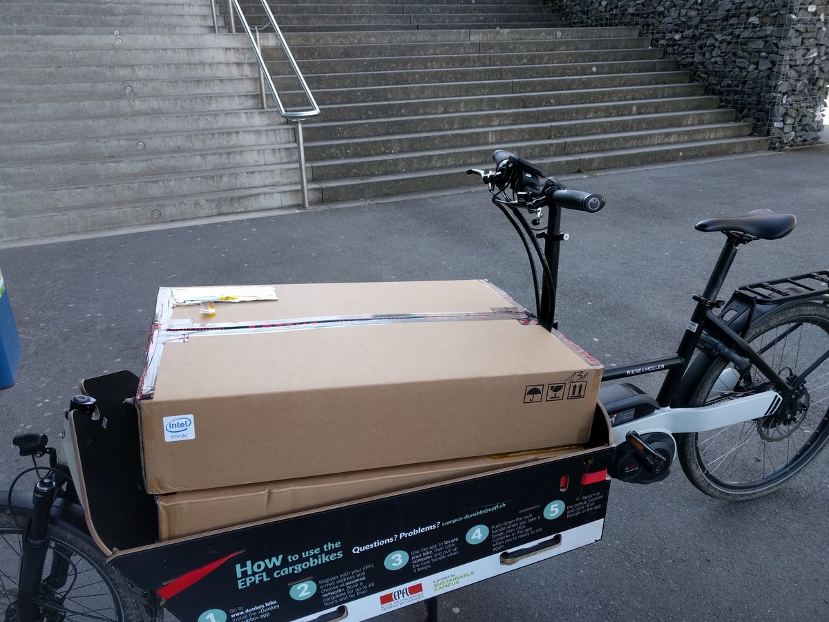 SWITCHengines's tweet photo. Transporting 6.4Tbps of switching capacity for #SWITCHengines, @unil style (see https://t.co/GQyWJ4FIz8) https://t.co/L4Ex47tjn1