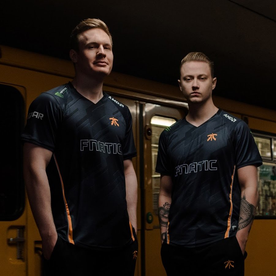 FNATIC's tweet photo. It's been too long... We're coming for that 🏆 #EULCS #FNCWIN https://t.co/X1BevbXs3B