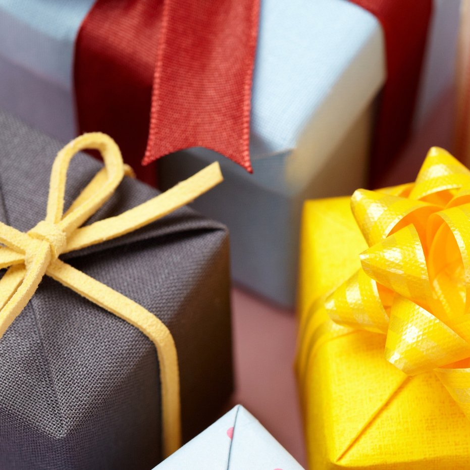 POPRetailUK's tweet photo. Father's Day Pop-Up Kiosk Opportunities - We place mobile kiosks in shopping centres in the run up to seasonal events such as #FathersDay. Get in touch with our expert team to find out more. https://t.co/aIHGPc4v1i #shoppingcentre #retailkiosk #popretail #retail https://t.co/7E9qgiwukS