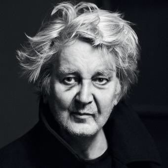 sebastienjumel's tweet photo. #Higelin Tombé du ciel, le poète baladin chansonnier rocker qui nous a  bercés et transportés dans son tourbillon tressautant de mots et de notes y retourne, au ciel. Celui des grands artistes. Part et ne te retourne pas, Grand Jacques. Nous chanterons ta perte. https://t.co/qwiP31U07p