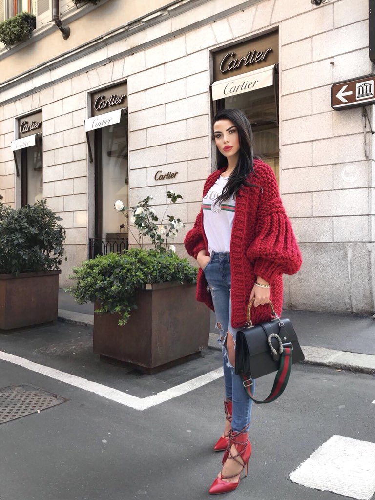 nati_giulia's tweet photo. Business woman #giulianati ♥️ https://t.co/EczLHqaBdV