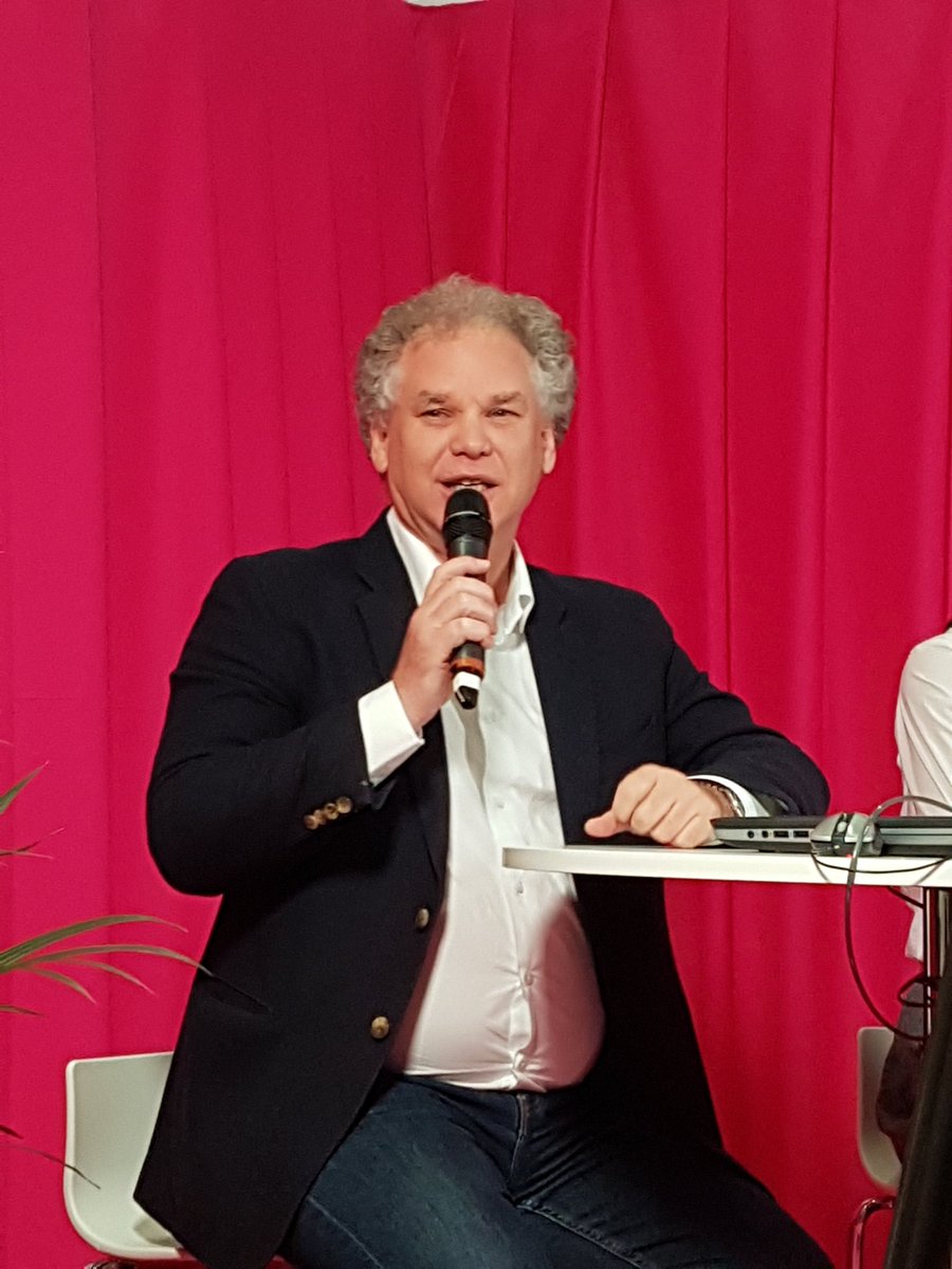 Madalina_Dmtr's tweet image. Connaissiez-vous le "nudge" ? Eric Singler @Thobava, nous a éclairés sur le sujet lors du salon #PRODURABLE2018 !

Nous avons parlé #nudge, #economiecomportementale, #comportementsocial, #saillance et #Sludge lors de ce Talk Show animé par @GildasBonnel.