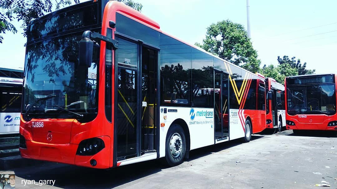 Busway Fans Club Regrann From Ryan Garry Transjakarta Busmania Mercybus Mercedesbenz Metrotrans Regrann