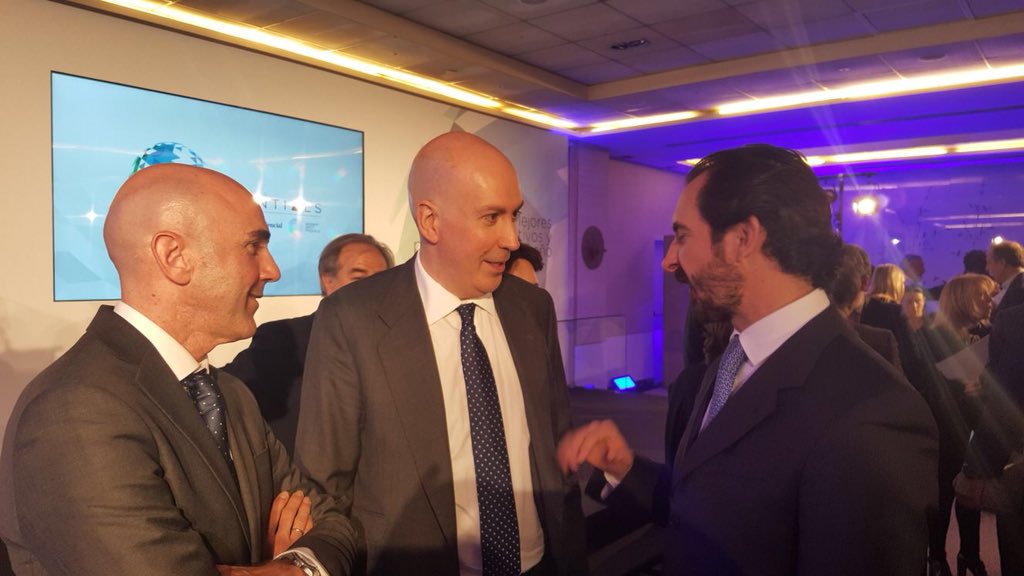 arturocef's tweet photo. En el #Influentials2018 de @elconfidencial encontré a muchos conocidos Vicente del Bosque, Fernando Hierro, José Miguel de la Morena, @nachocardero, Antonio Casado, @albertoartero https://t.co/iIrbz10C3t
