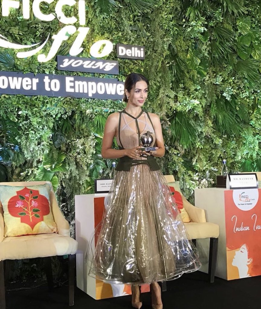 Malaika Arora receiving the Fashion Award at YFLO Young Women Achiever’s Awards.