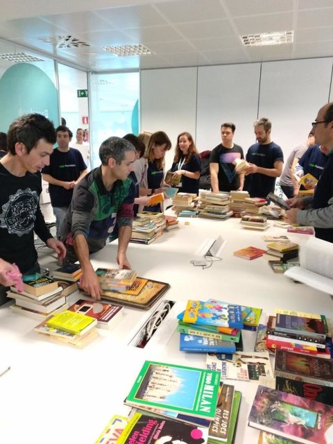guardenyo's tweet photo. Gran iniciativa de Sage Foundation con Fundació Roure donando libros para Sant Jordi. Una bonita la acción más para contribuir en la mejora de la sociedad y apoyar a a inclusión de personas vulnerables. 📖🌹 https://t.co/0Y5NRdsv1O