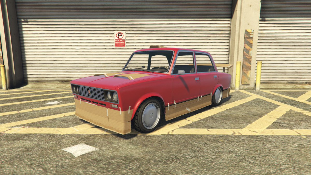ParsoGTAV's tweet photo. "My friend's cousin can modify my car really cheap"
VS
"I'm going to take it into @LSCustomsGTA and get a proper premium job"
Make the right choice. Los Santos Customs. https://t.co/9Gb2InGUiO