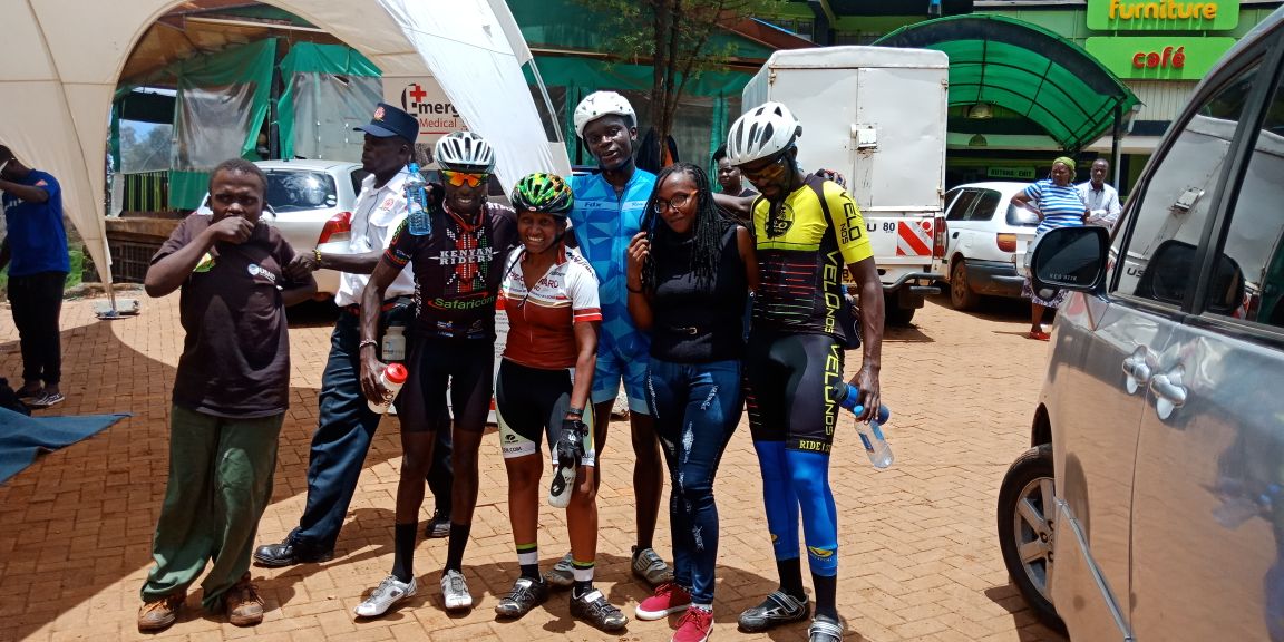 PhilipsKenya's tweet photo. The cyclers are already in Chuka meeting the fans.A few KMs left to complete #TourDeMeru challenge with @JessyTheMC.@KenyaRedCross @EMS_Kenya #BackToRhytm #10MinHeartChallenge https://t.co/lTt6V27cIE