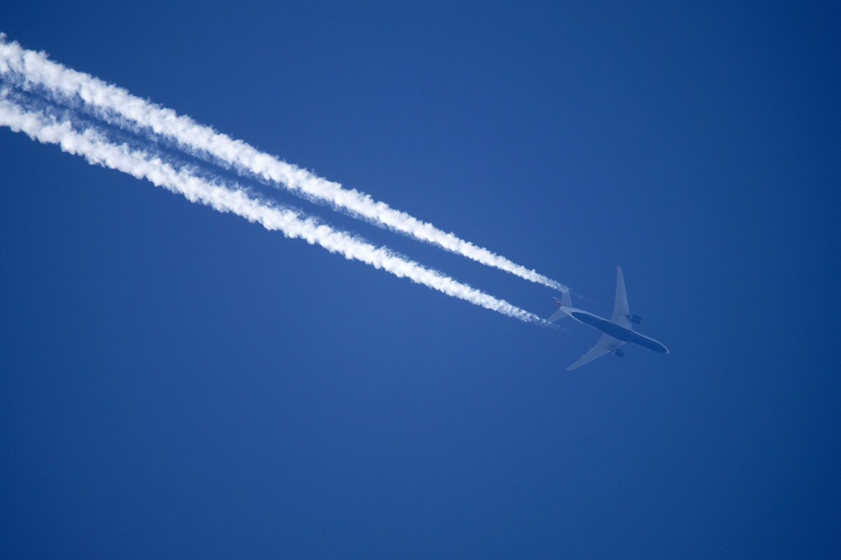 JonathanSims69's tweet photo. Thanks for the 28k flypast Tim, perfect right over the house just south of Taunton.
Thanks again for the tour of BA heritage yesterday!
Have a safe flight. @British_Airways @Tim_the_Pilot #BA2157 (17PA) #pilotlife 
@Gatwick_Airport https://t.co/LRz2nzcXSJ
