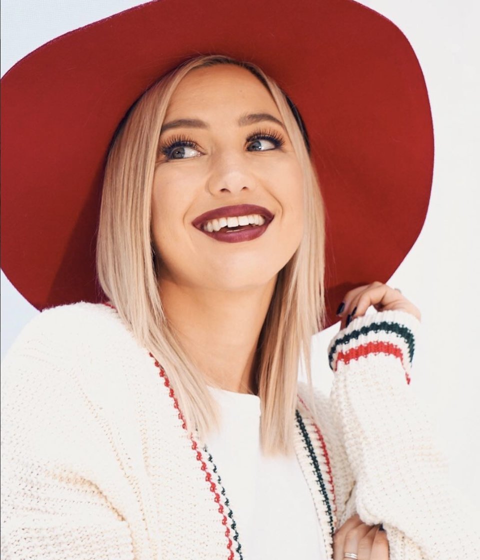 5FM's tweet photo. .@roxyburger's Celeb #MyTunes: 

@Drake 
@thegreatkhalid ft @RaeSremmurd 
@RealBlackCoffee ft @nakhaneofficial 
@troyesivan 
@shekhinahd 
@Beyonce &amp; @S_C_ 
@Flo_Tweet 
@tresorofficial
@iamcardib 

https://t.co/61SpVsAEg1 https://t.co/rxccgXItwz