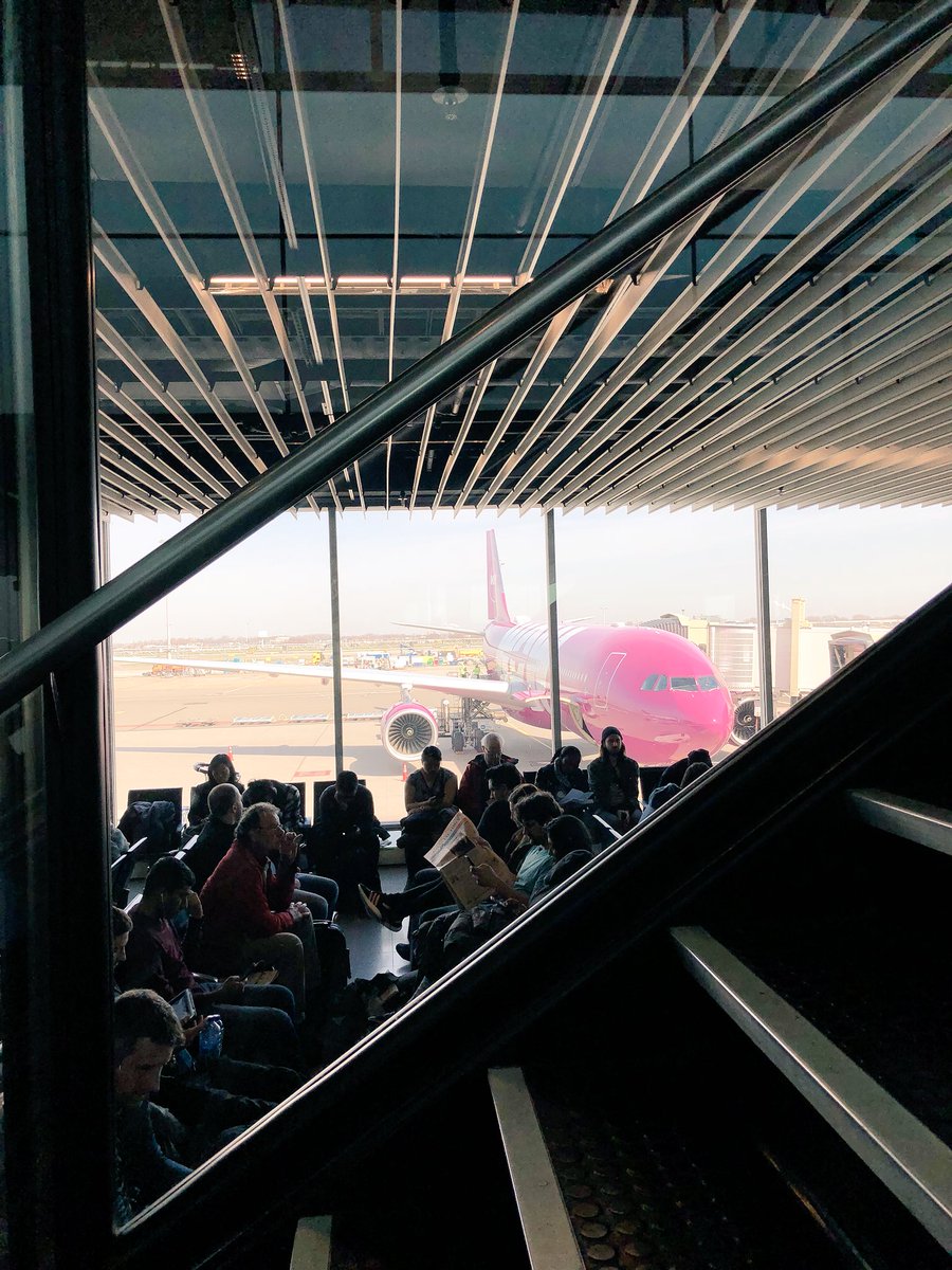 AshleyConstance's tweet photo. Home bound for #Toronto #Health #Innovation Week by @MaRSDD &amp; @TOHealthToronto. Looking forward to joining the conversation on behalf of @HBV_Team and catching up family and friends. DM me if you’re around TO fam :) #thiw https://t.co/MgbAySj24c