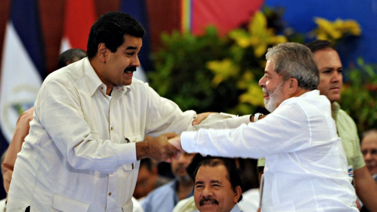 CubaMINREX's tweet photo. O "crime" pelo qual @LulapeloBrasil está sendo julgado é o "crime" da esquerda; o mesmo pelo qual eles também querem julgar @dilmabr, @NicolasMaduro, @evoespueblo, @CFKArgentina, e qualquer outro líder que não abaixe a cabeça e não siga as ordens do Norte│#ForçaLula https://t.co/HyG3jyJSkj