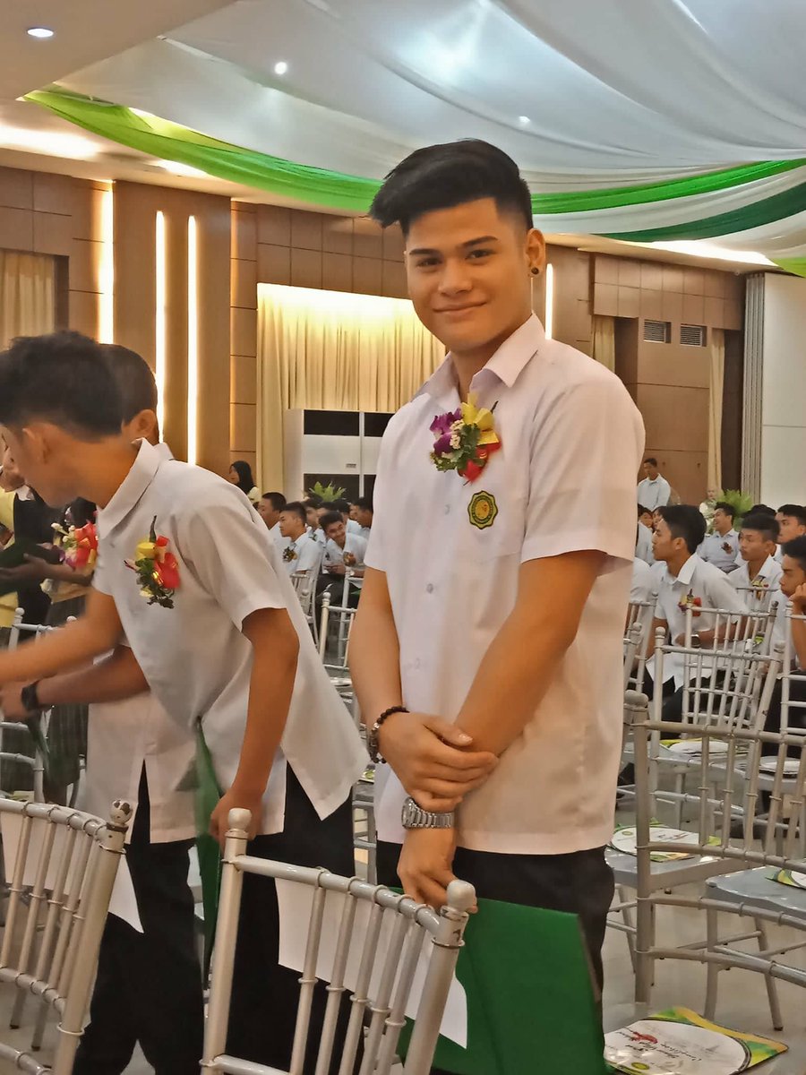 mariachamber76's tweet photo. Congratulations on your Accomplishment Chan!
It was never easy but you dared not give up.
We are so proud of the person you have grown to be
&amp; will continue to love watching you grow.
We look forward to seeing what else you achieve as
you move forward!
Chanatics Family Loves U! https://t.co/7DMlzBAQA8