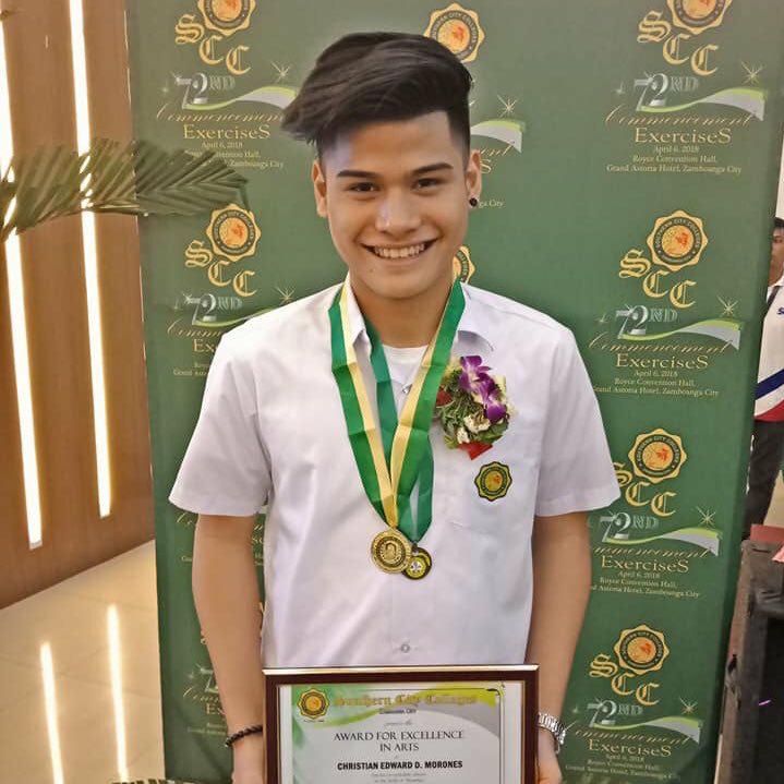 mariachamber76's tweet photo. Congratulations on your Accomplishment Chan!
It was never easy but you dared not give up.
We are so proud of the person you have grown to be
&amp; will continue to love watching you grow.
We look forward to seeing what else you achieve as
you move forward!
Chanatics Family Loves U! https://t.co/7DMlzBAQA8