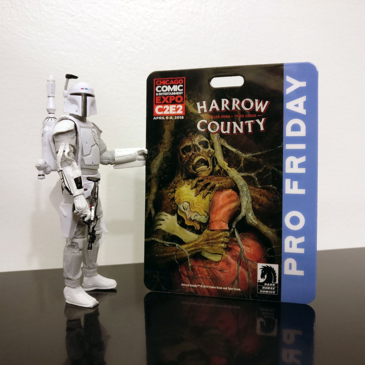 whitebobafett's tweet photo. All set to go for Friday at #C2E2! Who else is going? #whitebobafett #bobafett #prototypebobafett #protofett #bobafettprototype #chicago #blackseries #starwars #starwarstheblackseries #harrowcounty #harrowcountycomic #darkhorsecomics https://t.co/B7KqqQq4SI