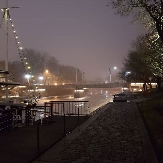 Love_Turku's tweet photo. Sumua jokirannassa #sumua #aurajoki #aurajokiranta #teatterisilta #kissmyturku #visitturku #loveturku #love_turku #munturku #turku #aurajokijÀÀssĂ€ î: @markka03 https://t.co/2zFwd2Y3lr