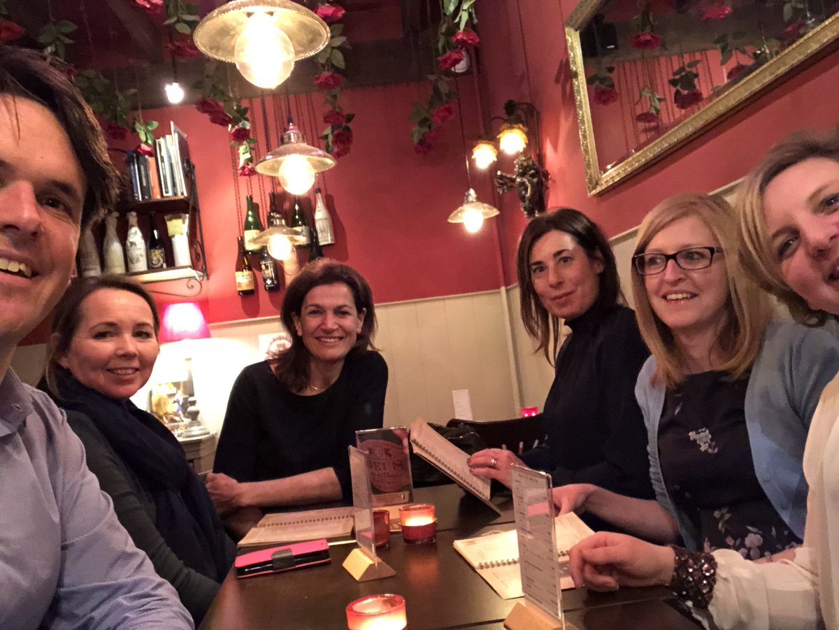 2_thact's tweet photo. Partnership met #bkv bespreken doe je altijd in stijl in #brugge. #2THACT #rosered #rockfort #belgienederland #artsen #rekrutering https://t.co/v2mfMCbsbT