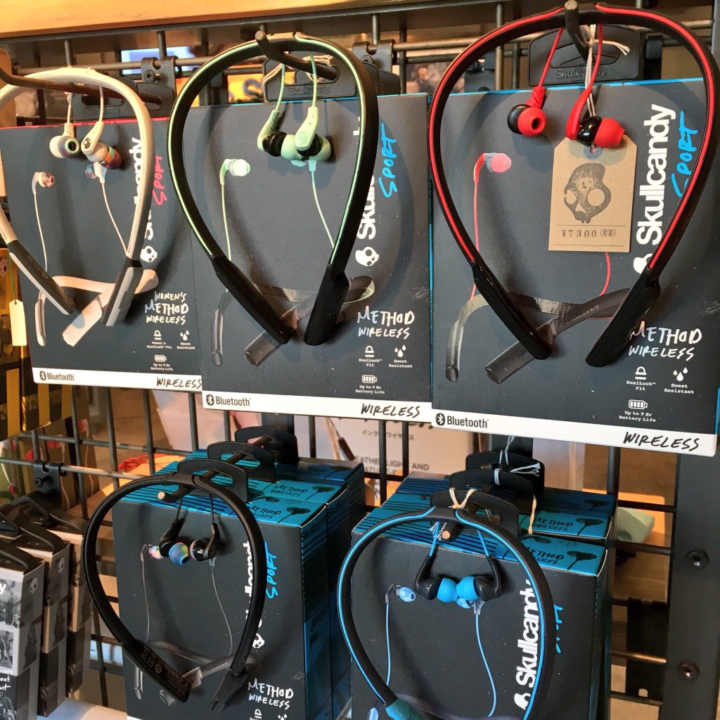 SkullcandyTokyo's tweet photo. 今スカルキャンディー東京店で一番人気の #ワイヤレスイヤホン #Methodwireless 

イヤホンでスカル最長の9時間のバッテリー、防滴仕様、完璧な装着感に加えて、迫力ある低音とクリアな中高音が持ち味です✨

春から新生活の方🌸
ちょっと良い買い物をしませんか😊

#Skullcandy #skullcandytokyo https://t.co/DfAwt5h2zn