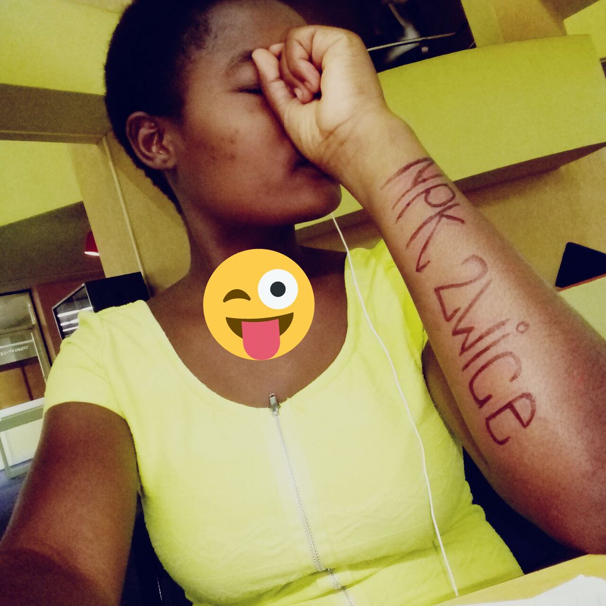 TheHotSideChick's tweet photo. @NpkTwiceSA @danielmarven @HermaineM @SAHipHop247 @lasizwe @MzansiBars @CassperNyovest @akaworldwide @ReasonHD @Ambitiouz_Ent @Mabala_Noise  https://t.co/YTnLutVuAM