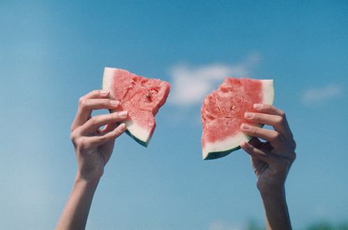 Cheers to the weekend 🥂 It's been a long 4 days 😉🍉
#h2melon #melontoyomouth #watermelonwater