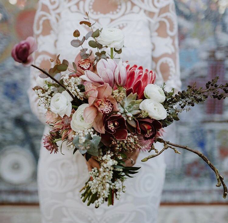 BettyLou_Design's tweet photo. INSPIRATION ALERT: Fresh, vibrant and juuuuuuuust stunning. Absolutely swooning over this incredible bouquet right now! 😍

📸: #elsacampbell

https://t.co/2g9MJeSSRb

#wedding #design #inspiration https://t.co/3XbyylDdoF