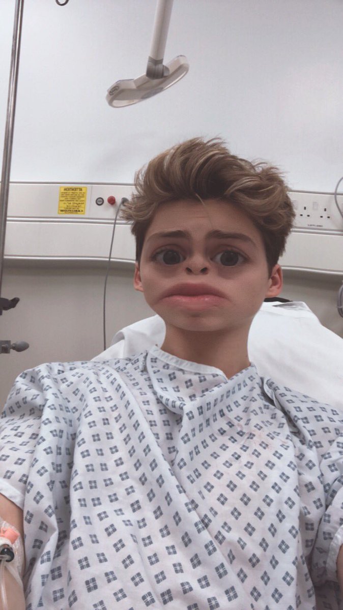 NewHopeReece's tweet photo. Well it turns out I have appendicitis and I have to have my appendix removed 😓 https://t.co/CgHaylTJkZ