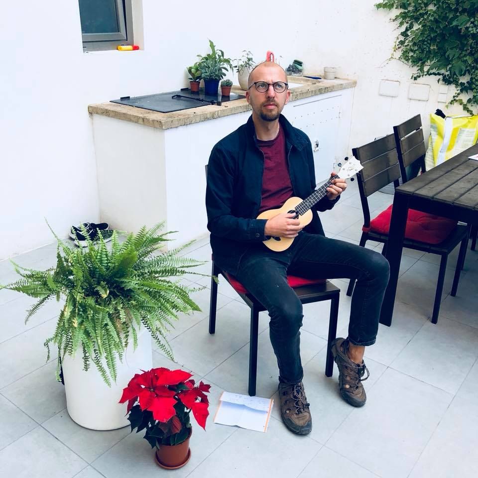 sunandco_javea's tweet photo. #MeetTheColivers
Harry is the director of a school dedicated to helping English language students enjoy the learning process and improve their confidence in speaking English.
More info: https://t.co/555HwqBqqn
And you know what? He's coming back tomorrow!
#worksmarterlivebetter https://t.co/Z6vtpF28qd