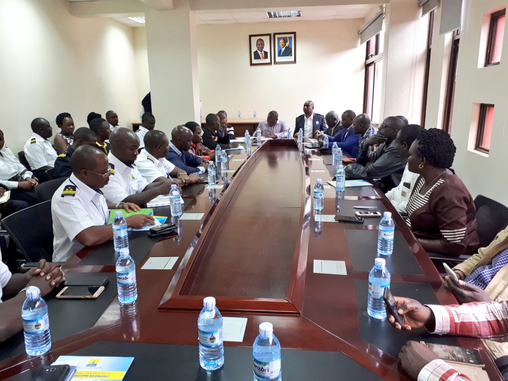 URAuganda's tweet photo. In the East, MPs on the finance committee have embarked on a tour of the Eastern and Northern Uganda Customs Border Stations starting with the newly commissioned Busia One Stop Border Post. 

The tour will offer the MPs a live experience of customs procedures.

#MPsURATour https://t.co/LmxDMUJojk