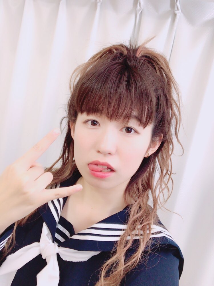 تويتر りっちゃん ボンボンtv على تويتر 中学生の時b O D Y っていう少女マンガ読んでて その主人公の髪型 がすごくかわいくて憧れで でも髪そんなに長くなかったから真似出来なかったんだけど 今日やっとそれっぽい髪型が出来た 嬉しい アゲアゲ