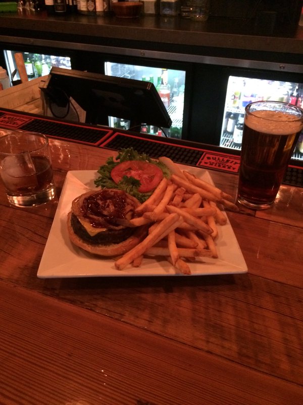 witsendsaloon's tweet photo. Our burgers are made with 100% Roseda Beef! Tue &amp; Wed nights are Half Price Burgers Bourbon &amp; Beer all night! https://t.co/vHDRMhCMYx