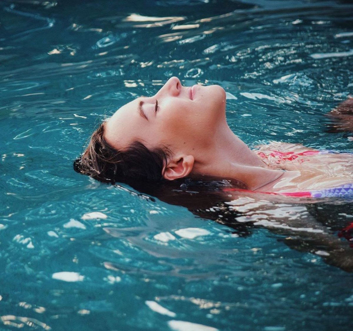 floatationLife's tweet photo. Tune out the world and feel like you're  in #Space 😅🌎🌊💦 #floatationtherapy #MiltonKeynes #FridayFeeling #Unplug #Wellbeing https://t.co/An6NYG6ufM