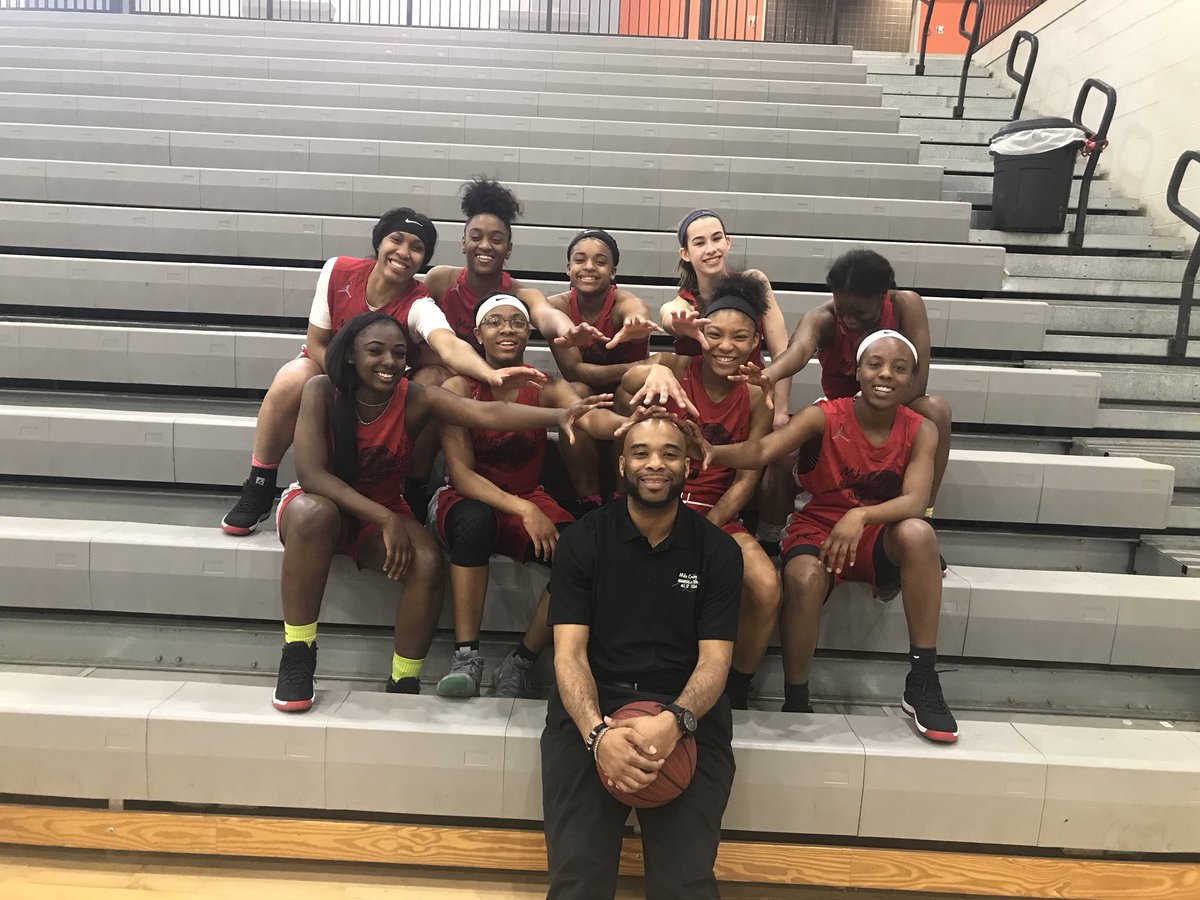 jrprosports's tweet photo. @mconley11 Allstar Classic Had a 🏀. Great win Girls #classof2K18 #901lookalive #thankful #Followyourdreams #Empowereachother #Defytheodds #Breakallcycles https://t.co/jRyqvZzHKn