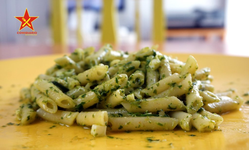 comidiario's tweet photo. Macarrones con pesto de rúcula https://t.co/lkBJRwOcnk https://t.co/wRX0CeYrWz