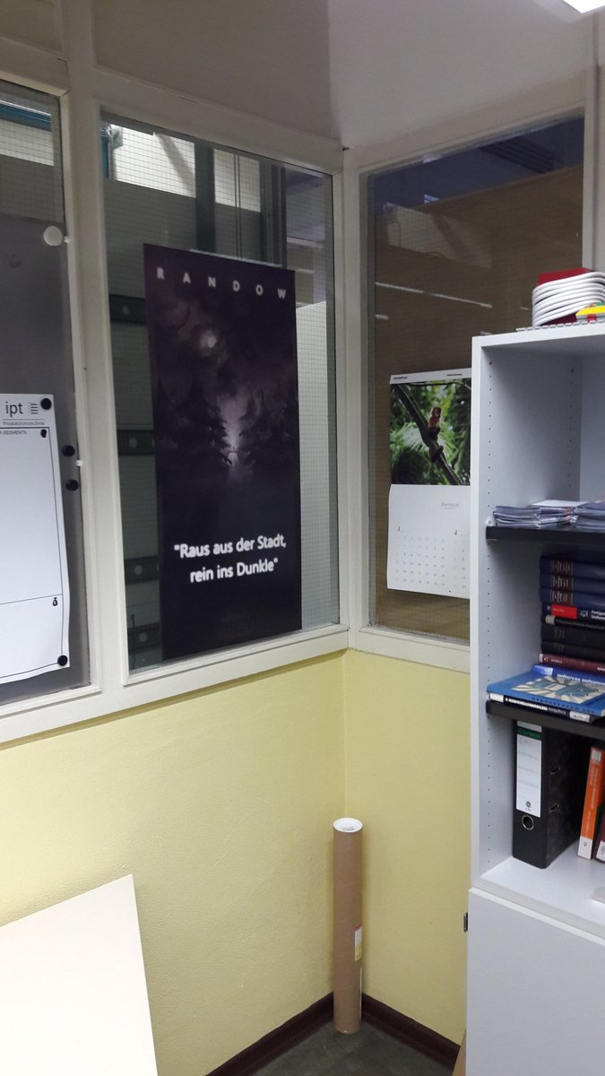 BenjRemmers's tweet photo. Das gewonnene Poster hängt übrigens bei uns im Labor. Viele Studierende rätseln, was es damit wohl auf sich hat. 

#randow @radio_randow https://t.co/8rCYJzGl8H