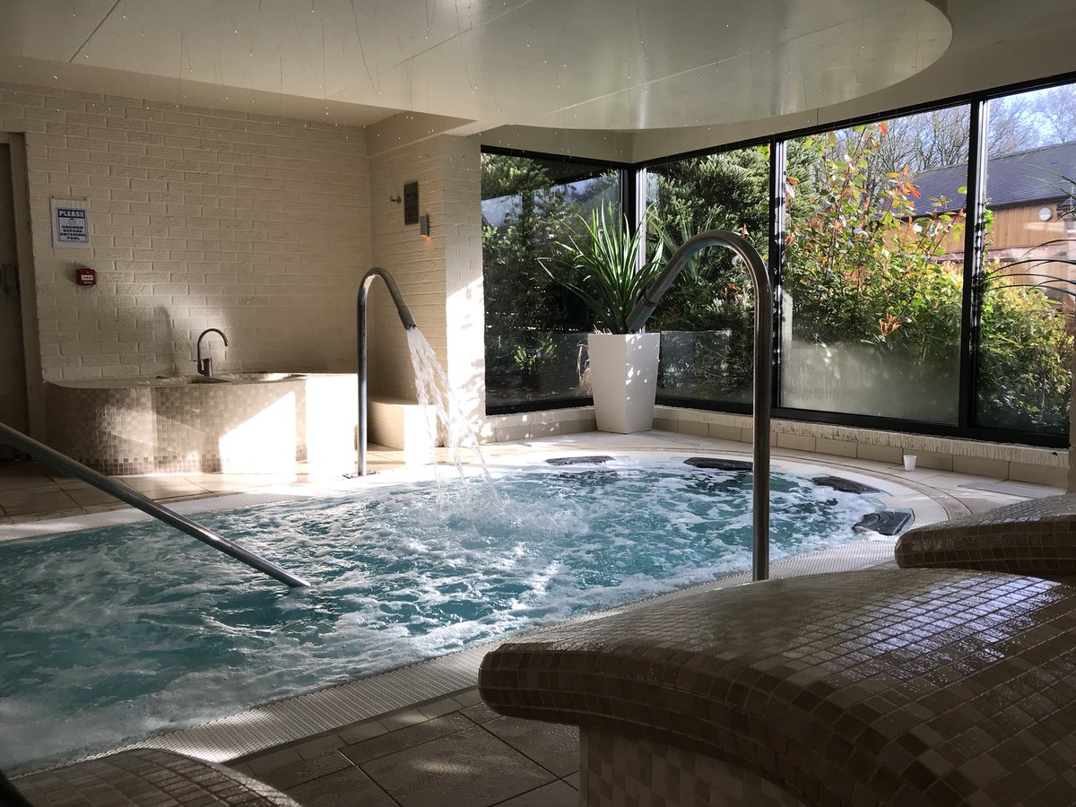 MsHackerEnglish's tweet photo. Apologies for the silence over the past week or so everyone; Miss Hacker has had a much-needed short break at the wonderful @ModdershallOaks in Staffordshire. What a little slice of heaven it’s been! 😊💕🌿🌷🍃 #TeacherWellbeing #EasterBreak2018 https://t.co/Fq32WDs0PQ
