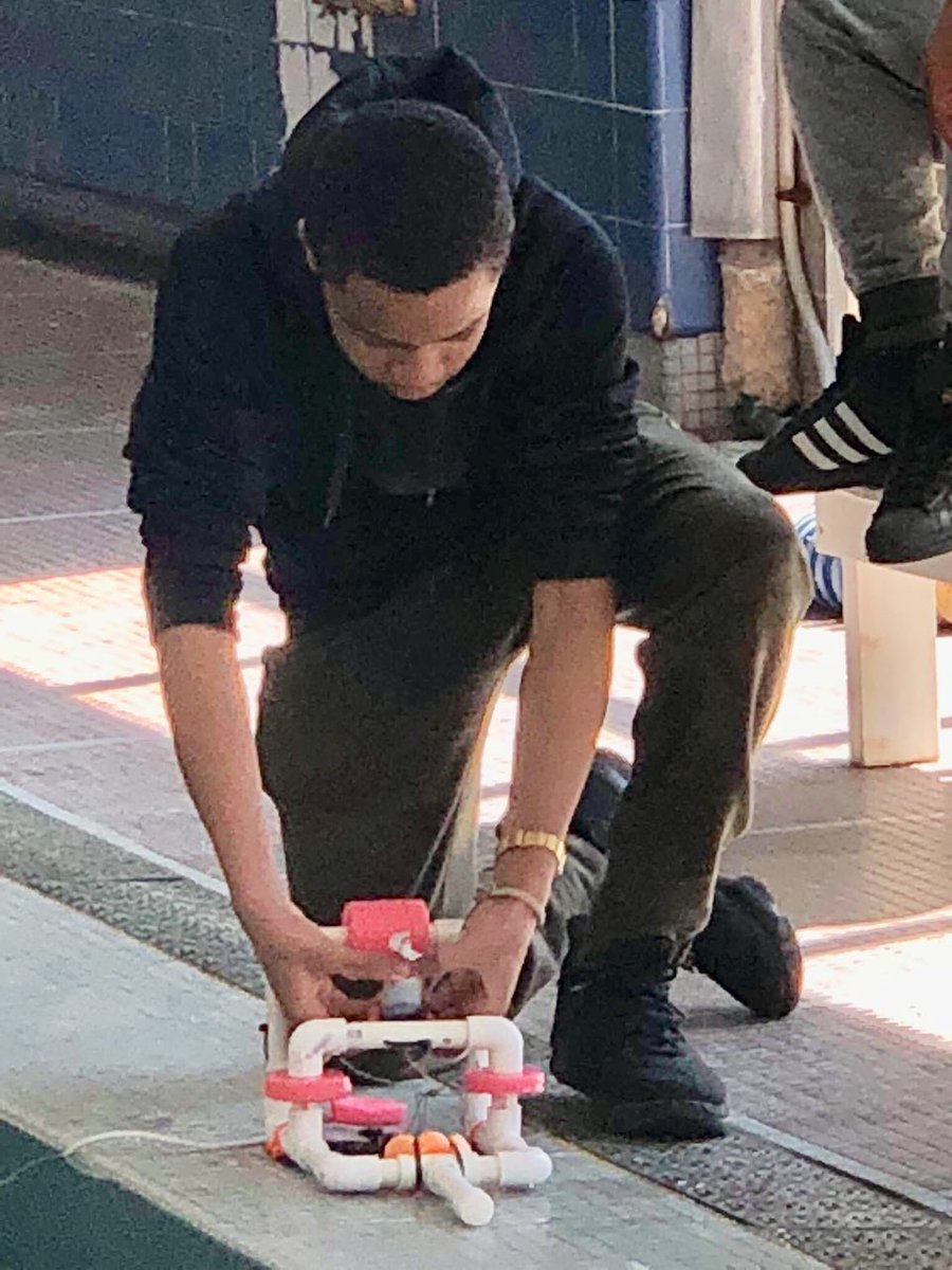 HarlemSBC's tweet photo. Epsilon Sigma Chapter's Sigma Beta Club practicing for their US Navy ROV competition.
#HarlemSBC https://t.co/aK3PlVjUQ5