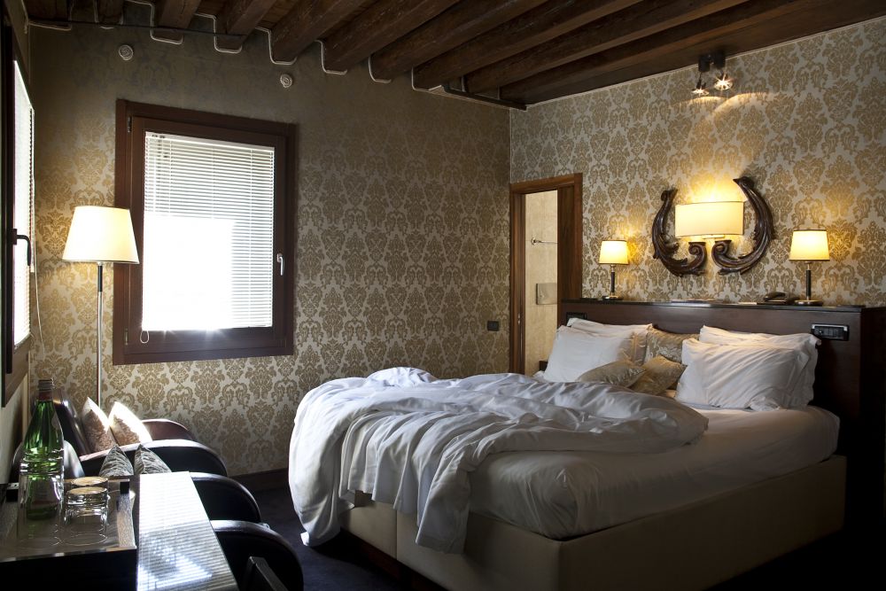 SpectacularStay's tweet photo. Intimate Stay in the World’s Capital of R ... #Island #Lowseason #October - https://t.co/4fIguKN3TQ https://t.co/OYH5IZDFXB