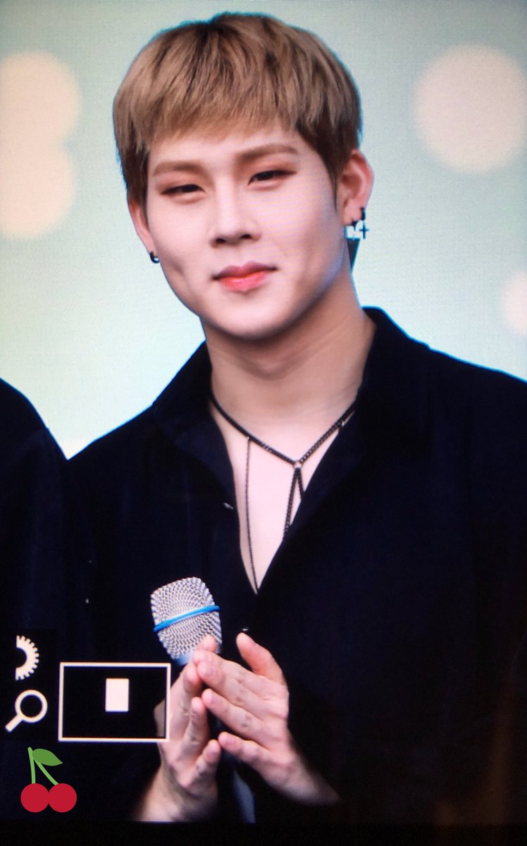 19941006net's tweet photo. 180406 #주헌 #몬스타엑스 @OfficialMonstaX https://t.co/YTTJP7OMqw