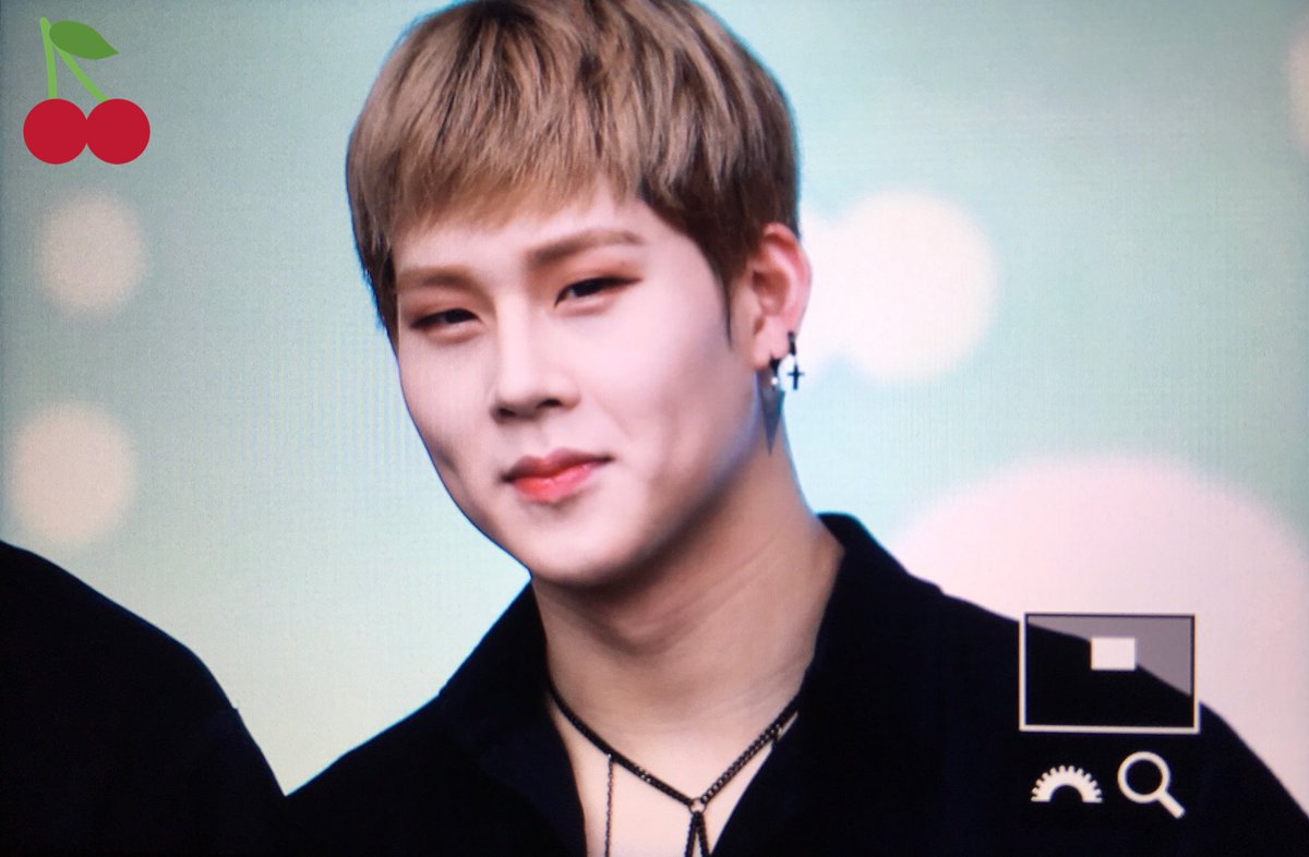 19941006net's tweet photo. 180406 #주헌 #몬스타엑스 @OfficialMonstaX https://t.co/YTTJP7OMqw